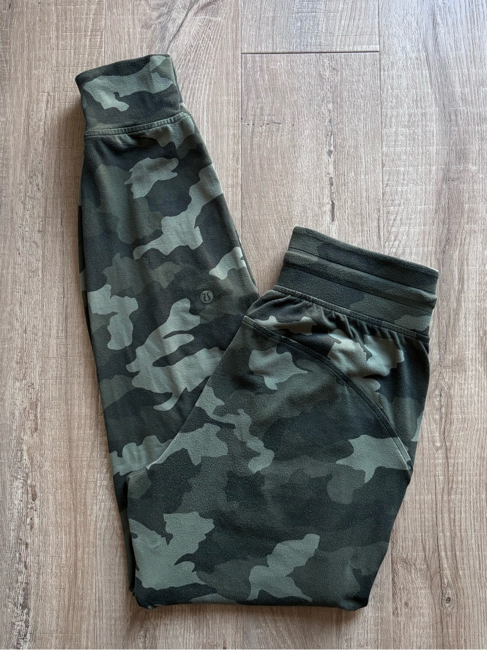 Lululemon Ready to Rulu High Rise Jogger 28” in Camo *Rulu